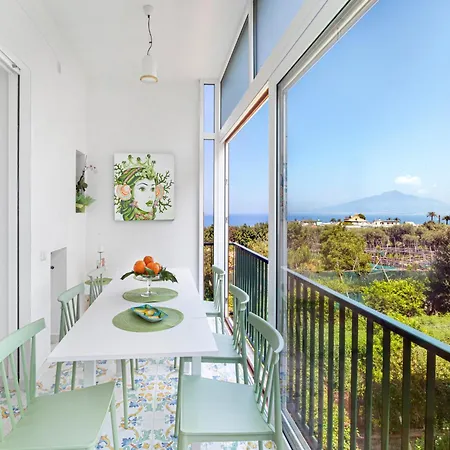 Lush Apartment With Pool In Sorrento * Sorrento