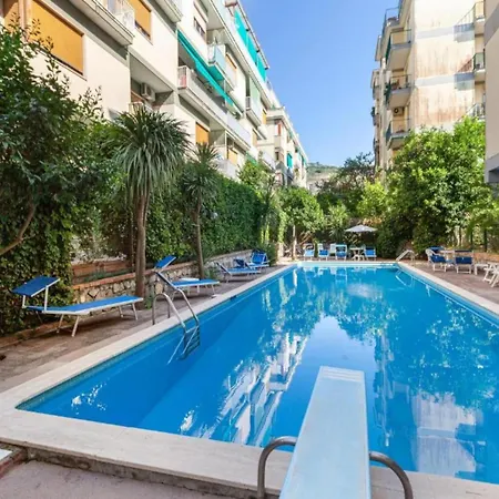 Apartment Lush With Pool In Sorrento