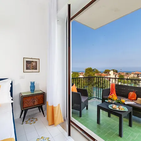 Lush Apartment With Pool In Sorrento * Sorrento